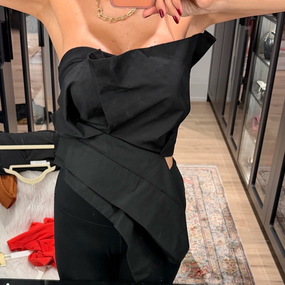 Chic Black Strapless Blouse